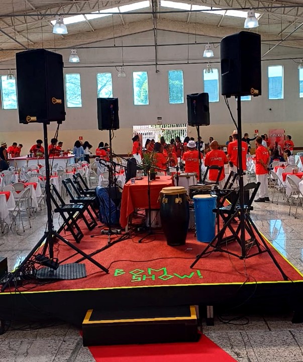 Show ao vivo — palco completo