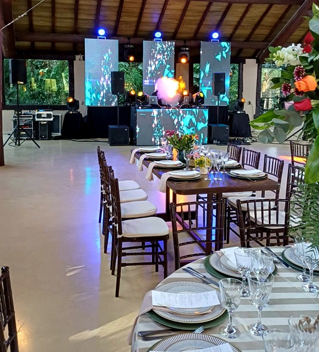 Evento social — DJ + painel LED